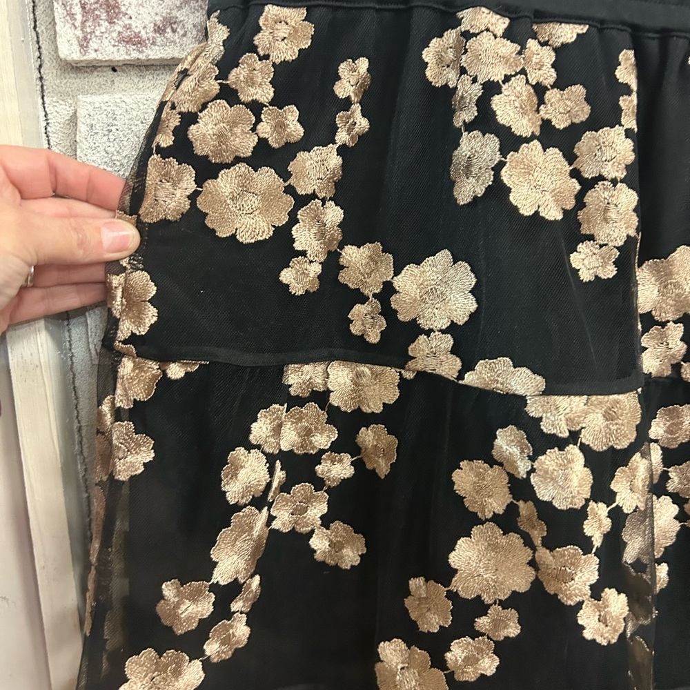Linea Ladies size 1xp Embroidered Skirt Black Gold - Picture 2 of 9